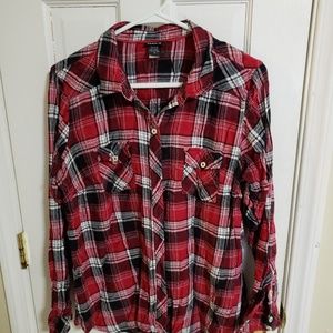 Torrid sz 2 plaid button up shirt